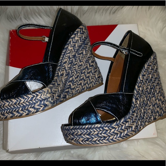 Shoe - Picture 7 of 7